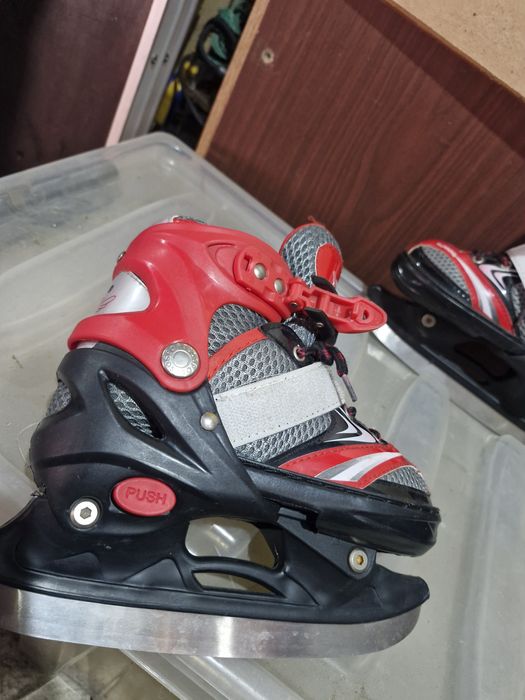 Продам коньки детские