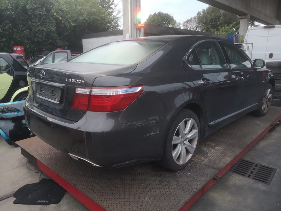 Dezmembrez Lexus LS 600h 5.0 hybrid an 2008 tip motor 2URFSE