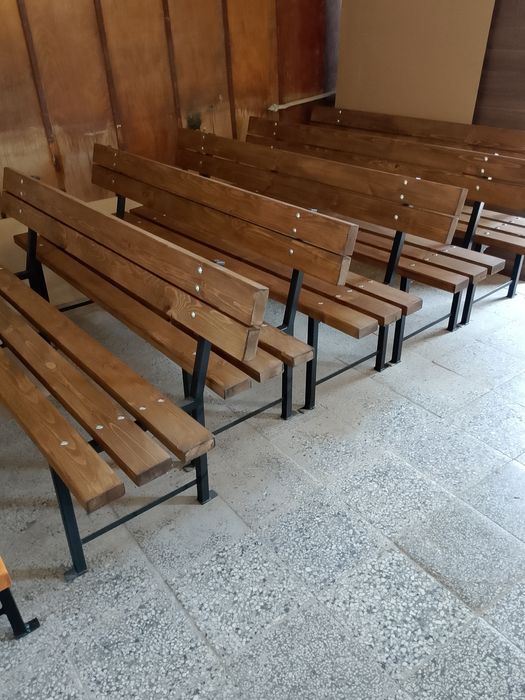 Градинска пейка.