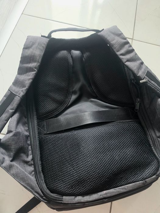 Rucsac laptop antifurt, maxim 15.6", cu port USB de incarcare, Negru