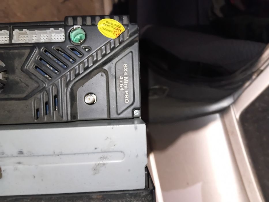 Продам андройд магнитолу и саб