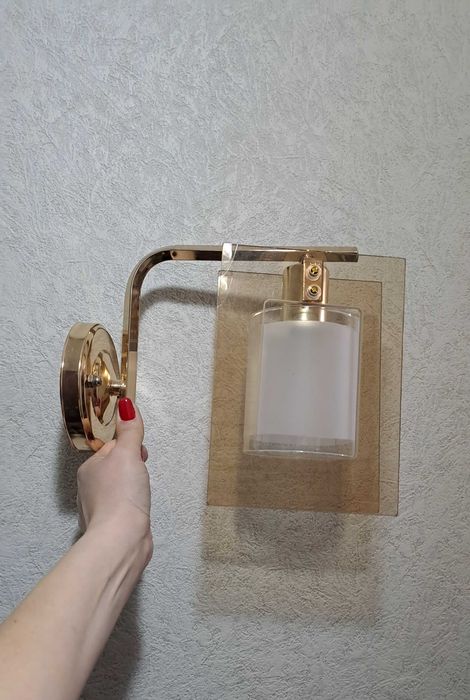 Настенные светильники.