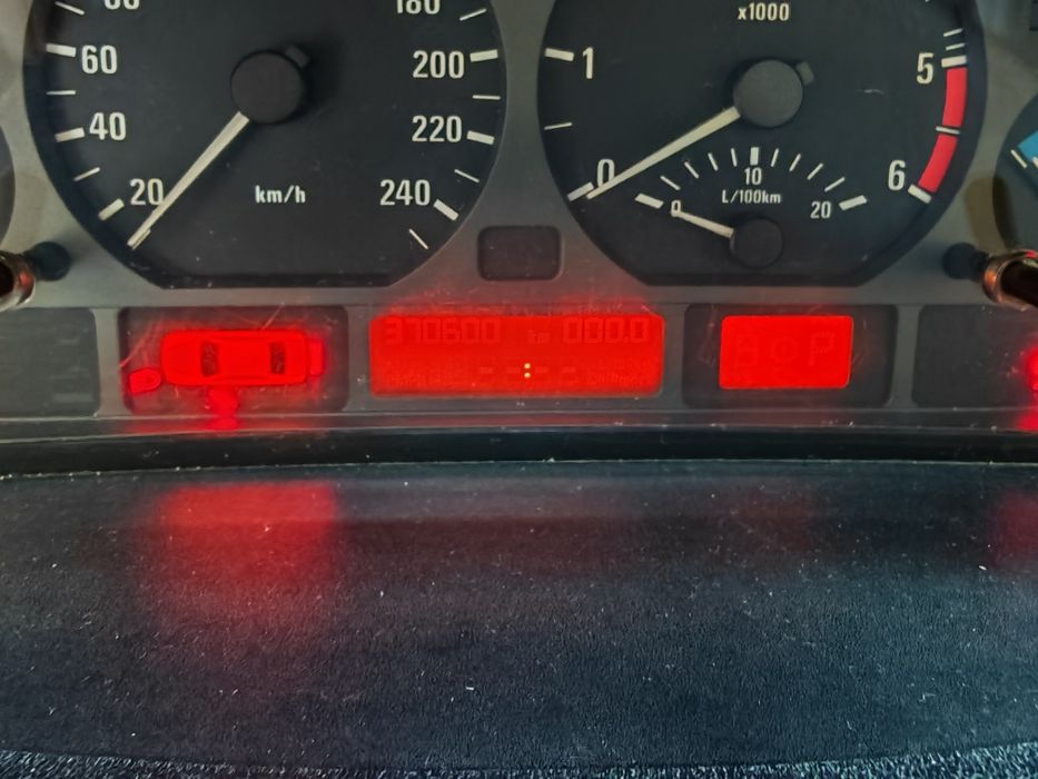 Vând Bmw seria 3 an 2024