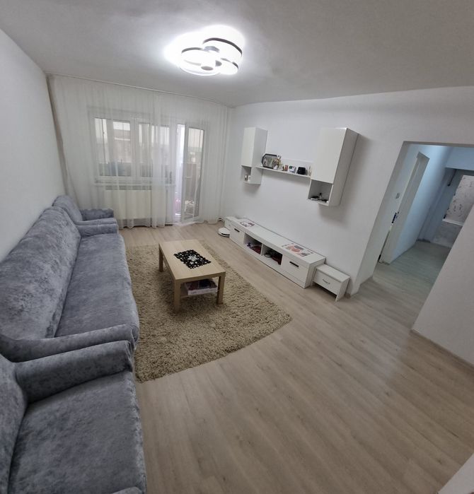 Apartament 3 camere de vânzare