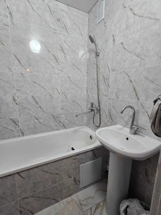 продам 2 ком квартиру в центре