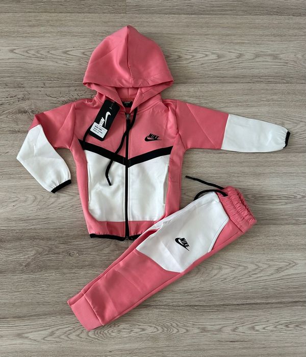 Trening Nike tech copii