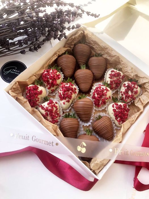 Клубника шоколад. Qulupnay shokolad. Подарки