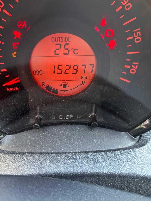 Vand Toyota Aygo  153000 KM  An 2016 dec.