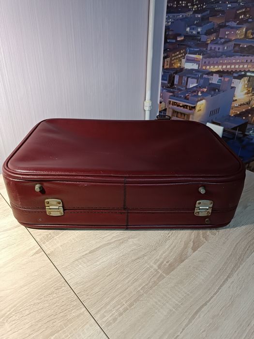 Чемодан кожаный советский