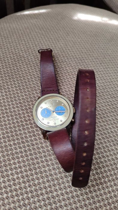 Продавам часовник Triwa