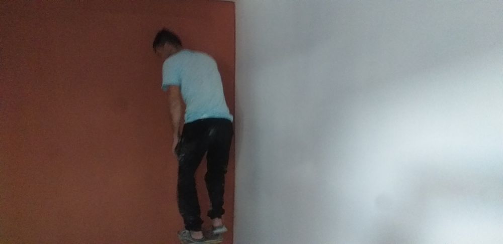 Echipa specializată în amenajări exterioare si renovari interioare