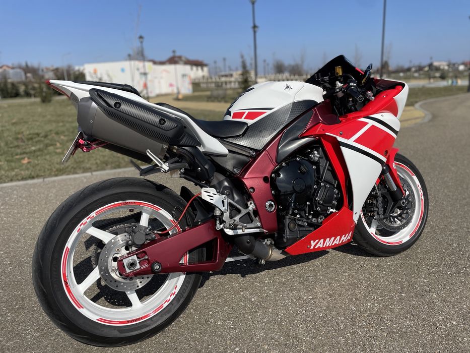 Vând Yamaha R1,Big Bang,Cross-Plane,2010,Schimb