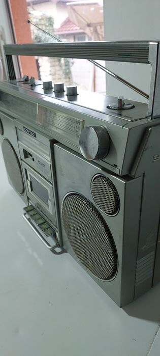 Vând radiocasetofon vintage Boombox