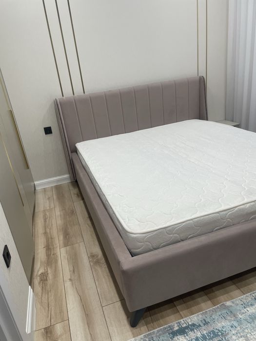 Кровать с ортопедическим матрасом