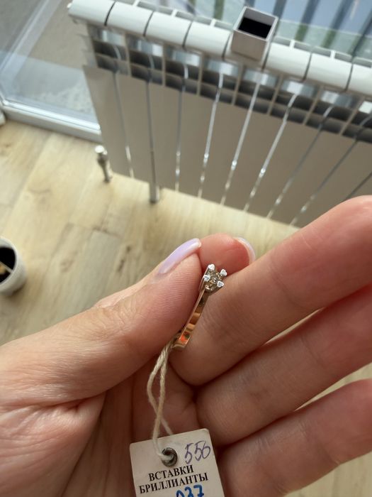 Бриллиантовое кольцо 17 размер