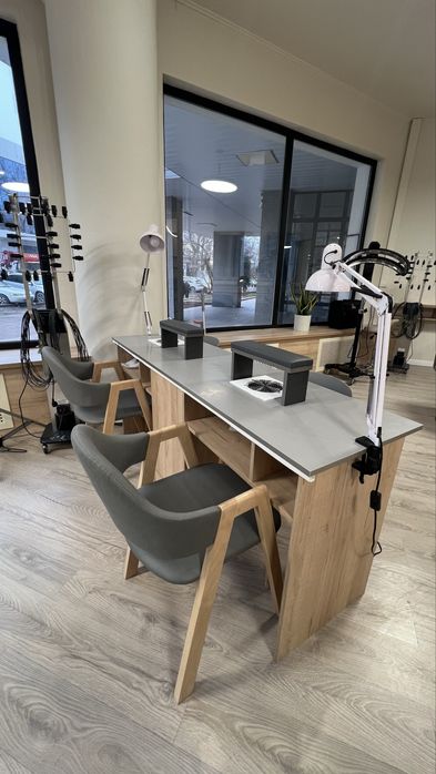 Продается Маникюрный стол