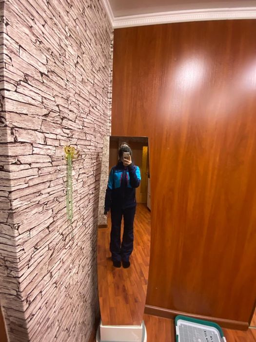 Продам лыжные костюмы