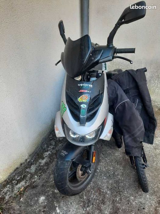 Aprilia SR 50 125 150  всички години и модели Априлия СР Скутер мотопед НА ЧАСТИ