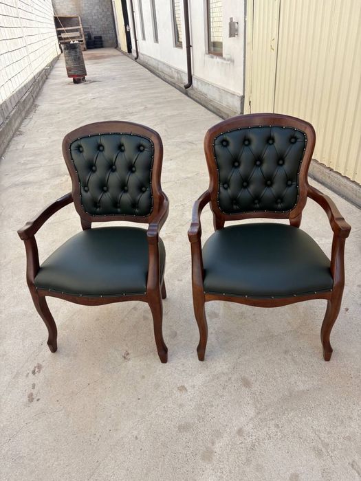 Chestri ustul 100% yong’oqdan ishlangan officengiz uchun juda qulay….