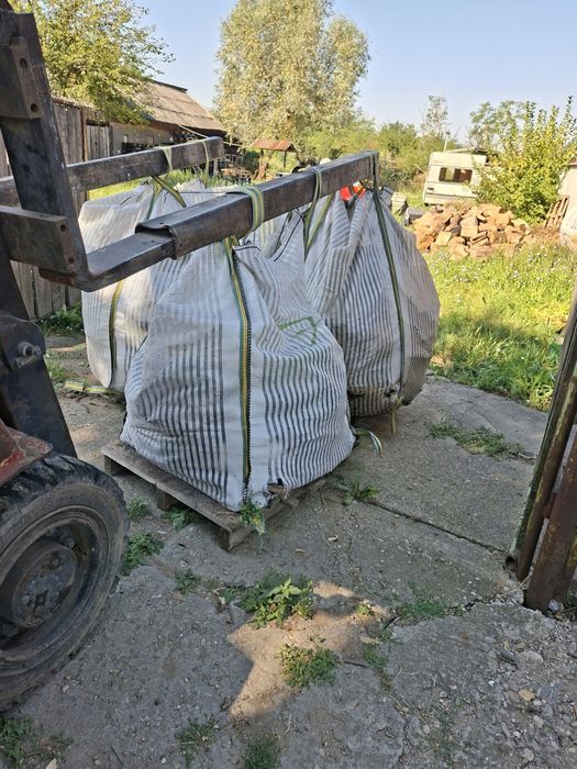 Debarasam moloz si mobila veche