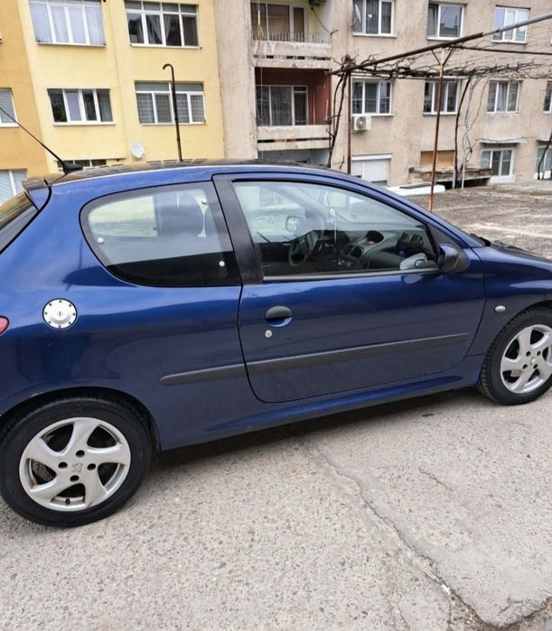 Продавам Пежо 206 HDI