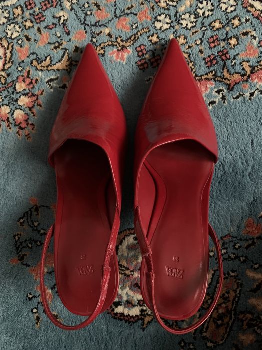 Pantofi cu toc din piele naturală Zara