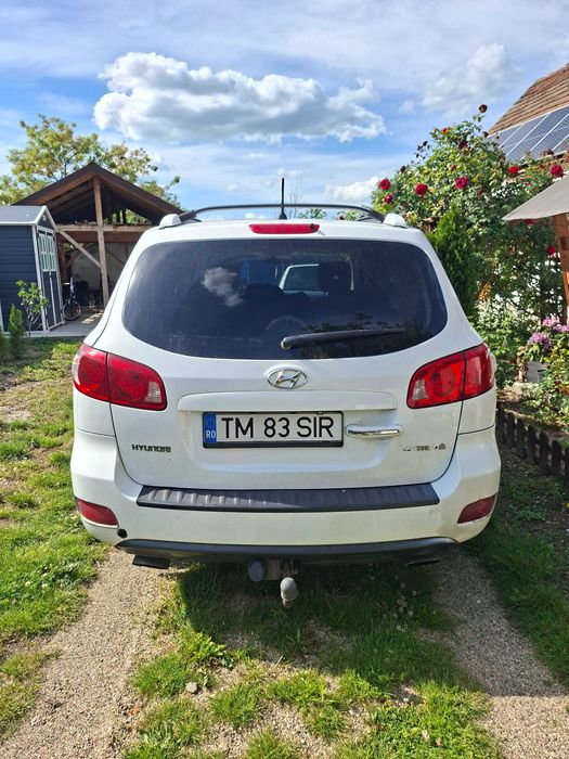 Vand autovehicol marca Hyundai Santa Fe