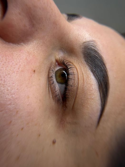 Ламиниране на мигли/вежди