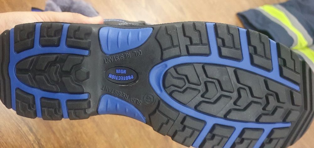 Спец одежда  продаётся