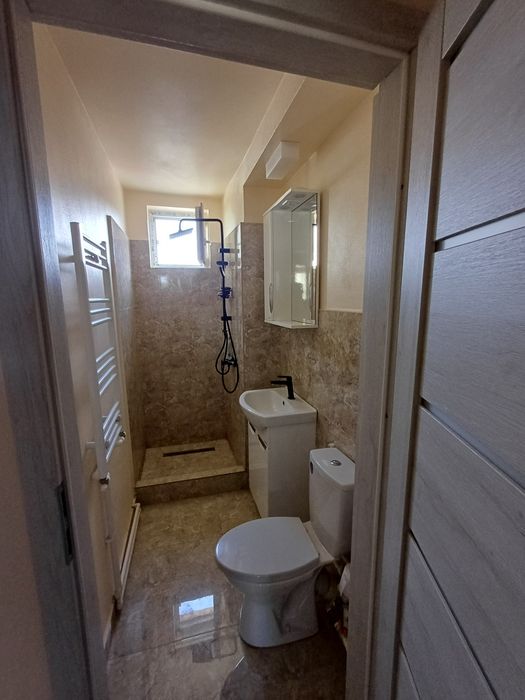 – Vând apartament 1 cameră (25 mp), Beiuș, etaj 3/4