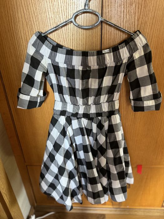 Рокля Резвая черно бяла