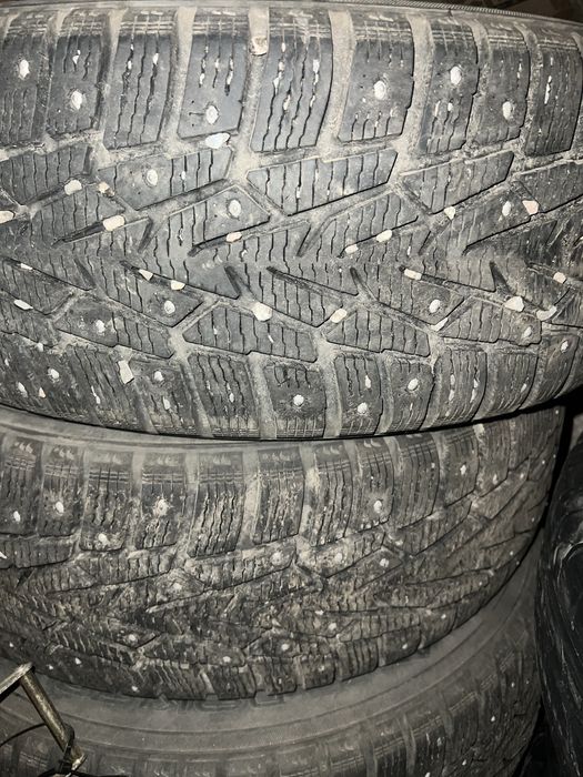 Продам шины зимние шипованые б/у