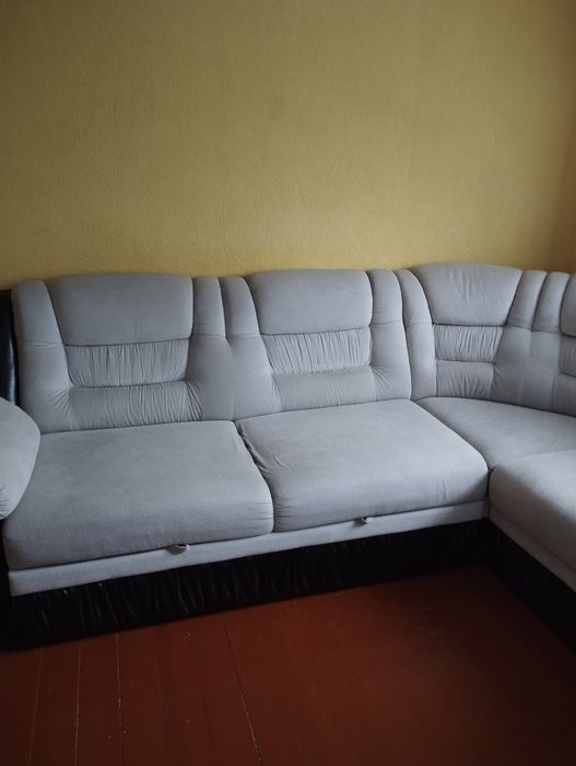 Продам мягкий угловой диван и кресло