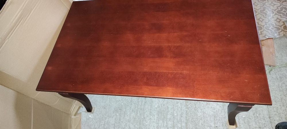 Холна ниска масичка.