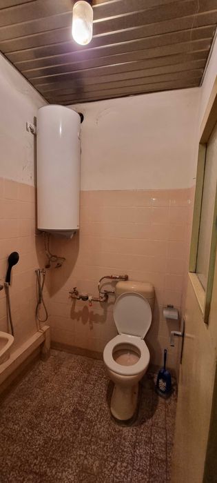 1242-Продава се тристаен тухлен апартамент в идеален център!