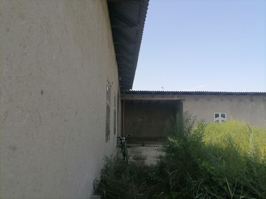 Uy sotiladi 12 sotix