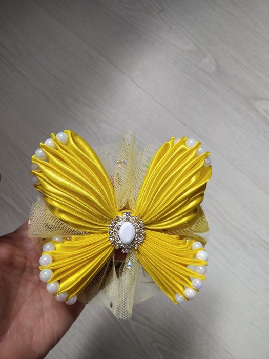 Продам банты ручной работы.