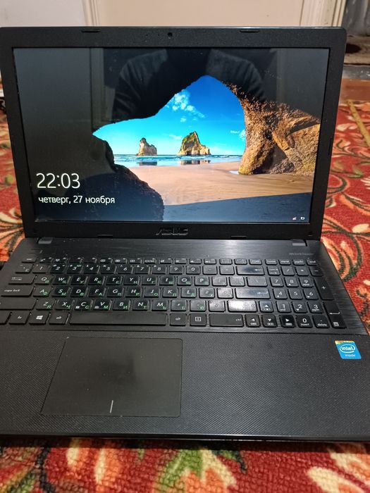 Ноутбук сотилади