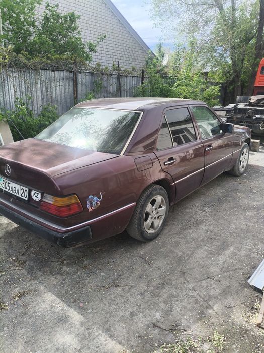 Продам Мерседес 124