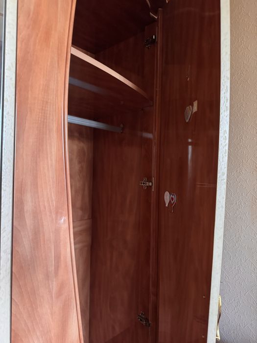 Продам спальный гарнитур