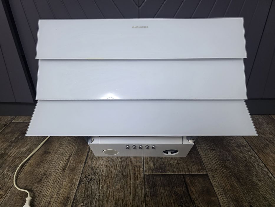 Продаётся вытяжка Maunfeld cascade mini 60 glass