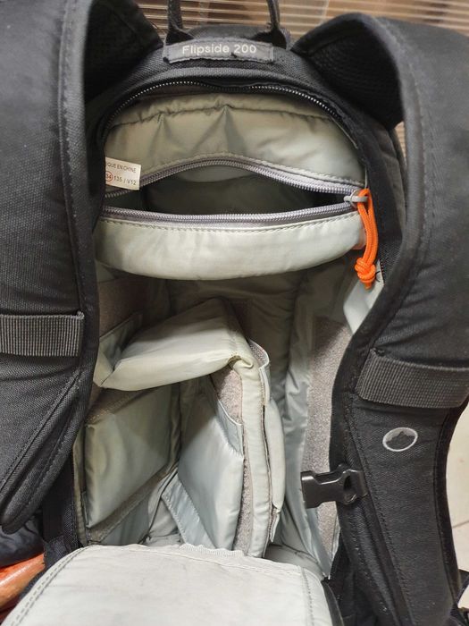 Rucsac aparat si accesorii foto Lowerpro 200