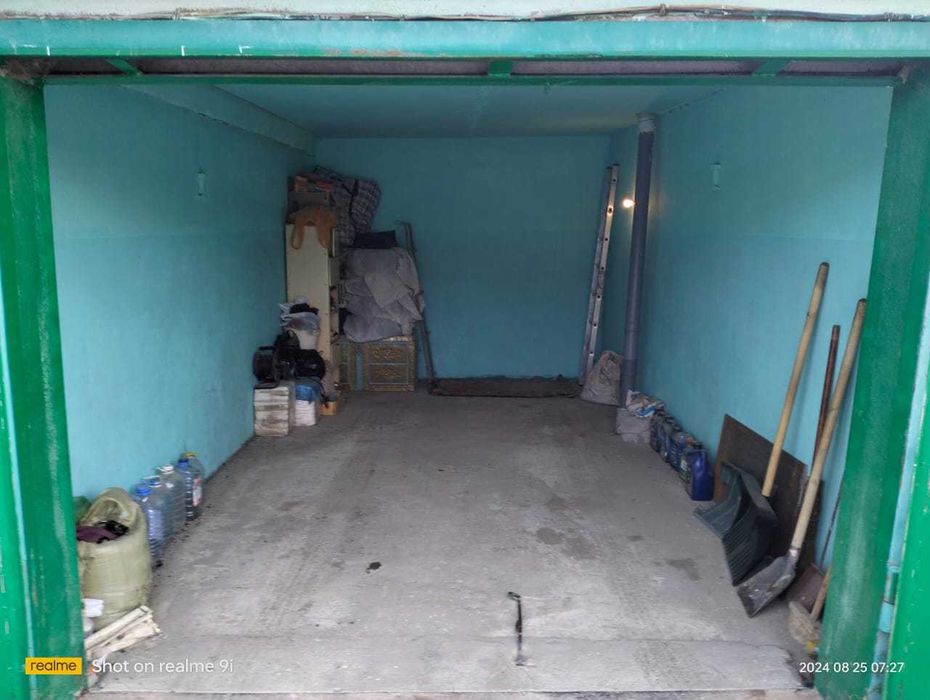 Продам гараж в 8 м-не