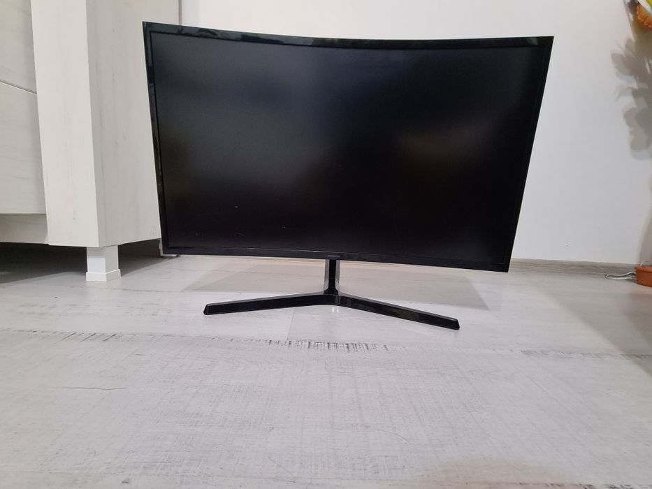 Monitor Samsung S3, 27 inch, stare foarte bună, cu garanție
