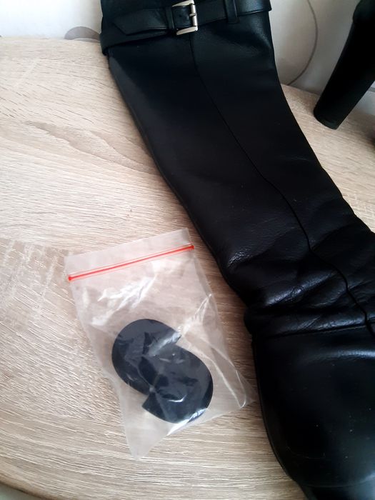 Продам демисезонные сапоги