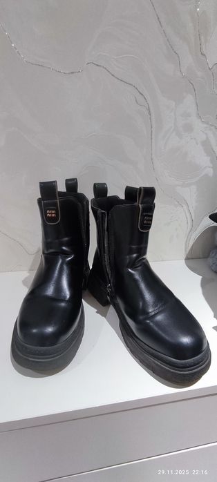 Теплые сапожки продам