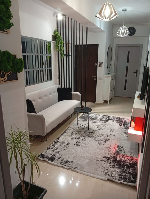 Vând ap 3-4 camere+ curte+ loc parcare -direct proprietar
