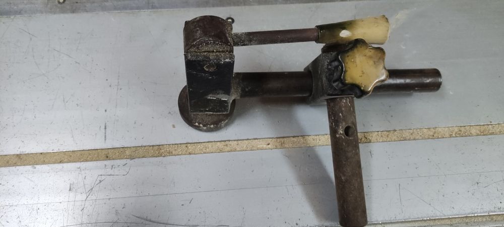 Стяга за бормашина