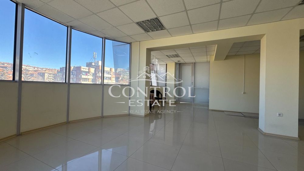 Офис в Велико Търново-Център площ 57 цена 88500