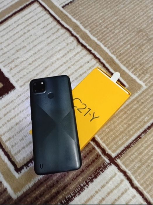 Продам телефон Realme C21Y. 32 гб.